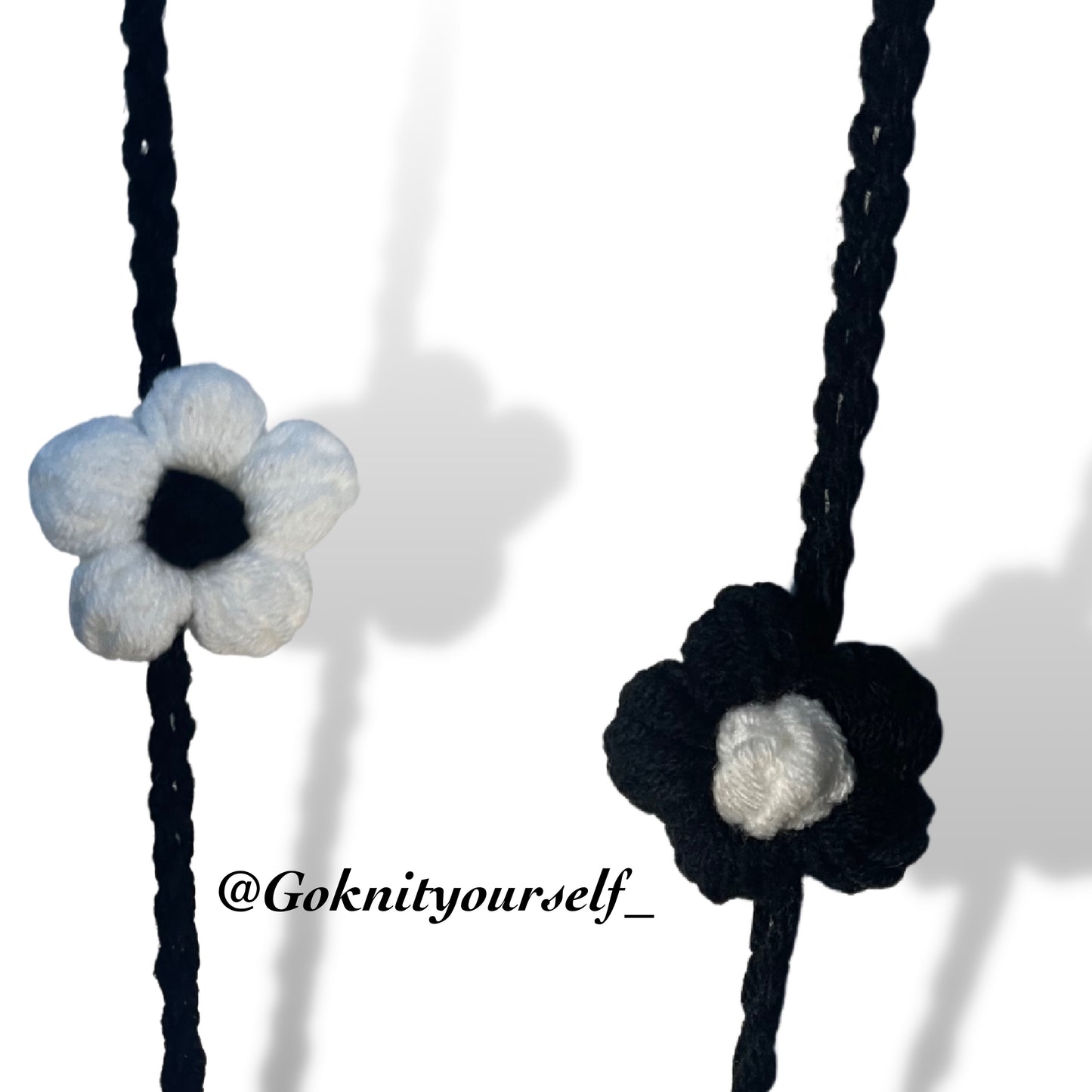 Flower Garland - Black/White